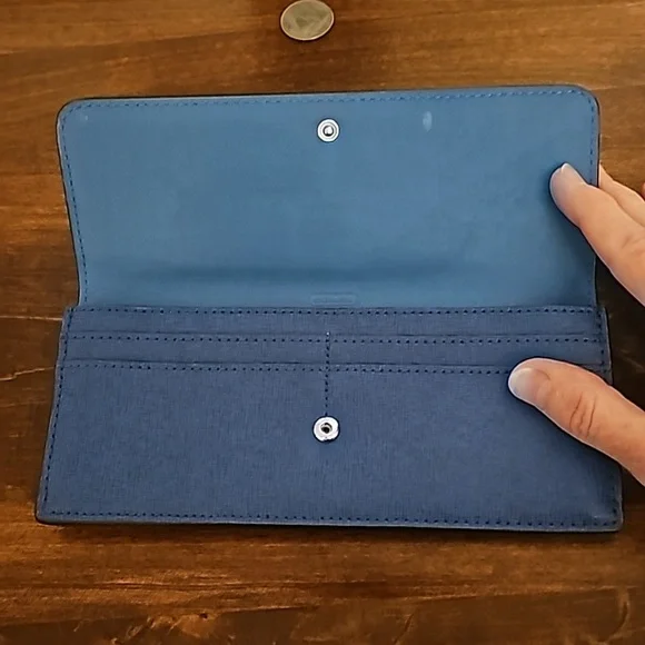 Authentic Coach Slim Wallet - Picture 4 of 7